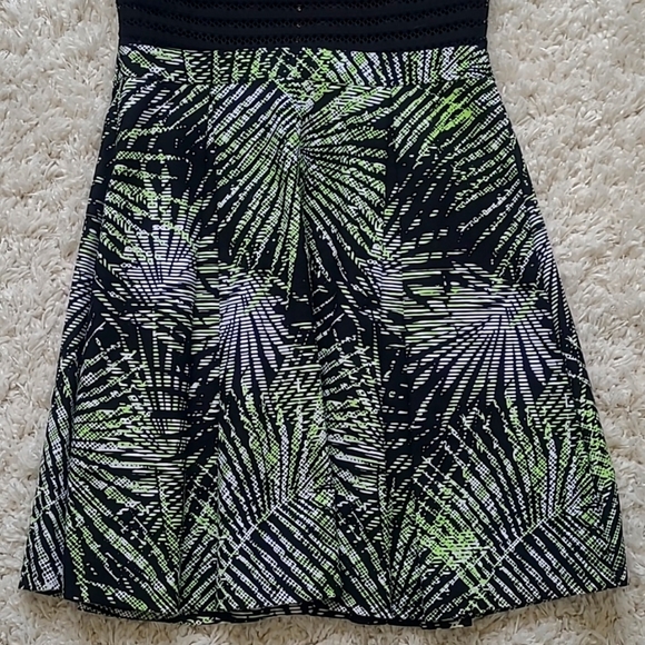 Guess Illusion Stripe Palm Print Fit & Flare Mini Dress w/ Crochet Back Womens 8 - Picture 13 of 16